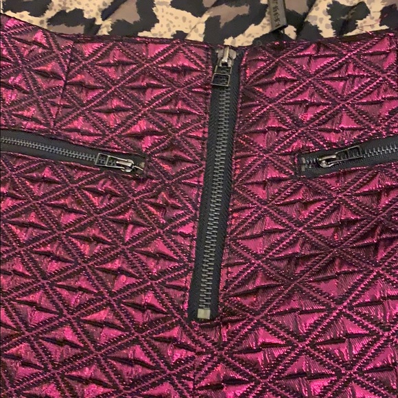 Sexy. Reddish fuschia. Zip front. - Picture 3 of 4